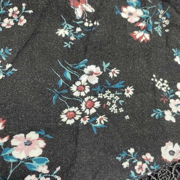 ⭐️ Shosho black floral shorts- size : large - Picture 5 of 5